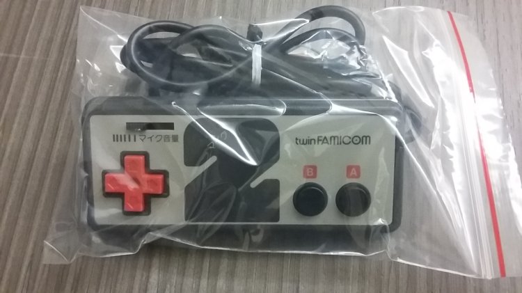 Famicom Twin AN500-B original controller pad - Player 2 - Click Image to Close
