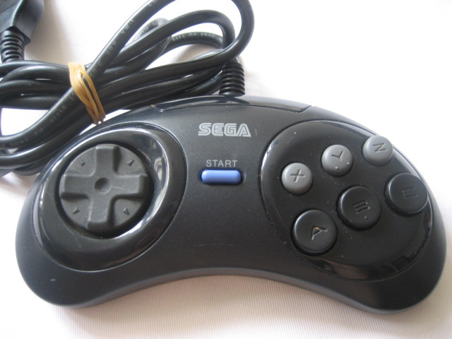 Mega Drive 2 game controller pad - original - Click Image to Close